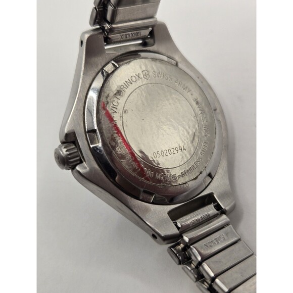 Victorinox Swiss Army Base Camp 24126 Ladie's Watch. 35.7mm. Expansion Band. - Picture 7 of 8